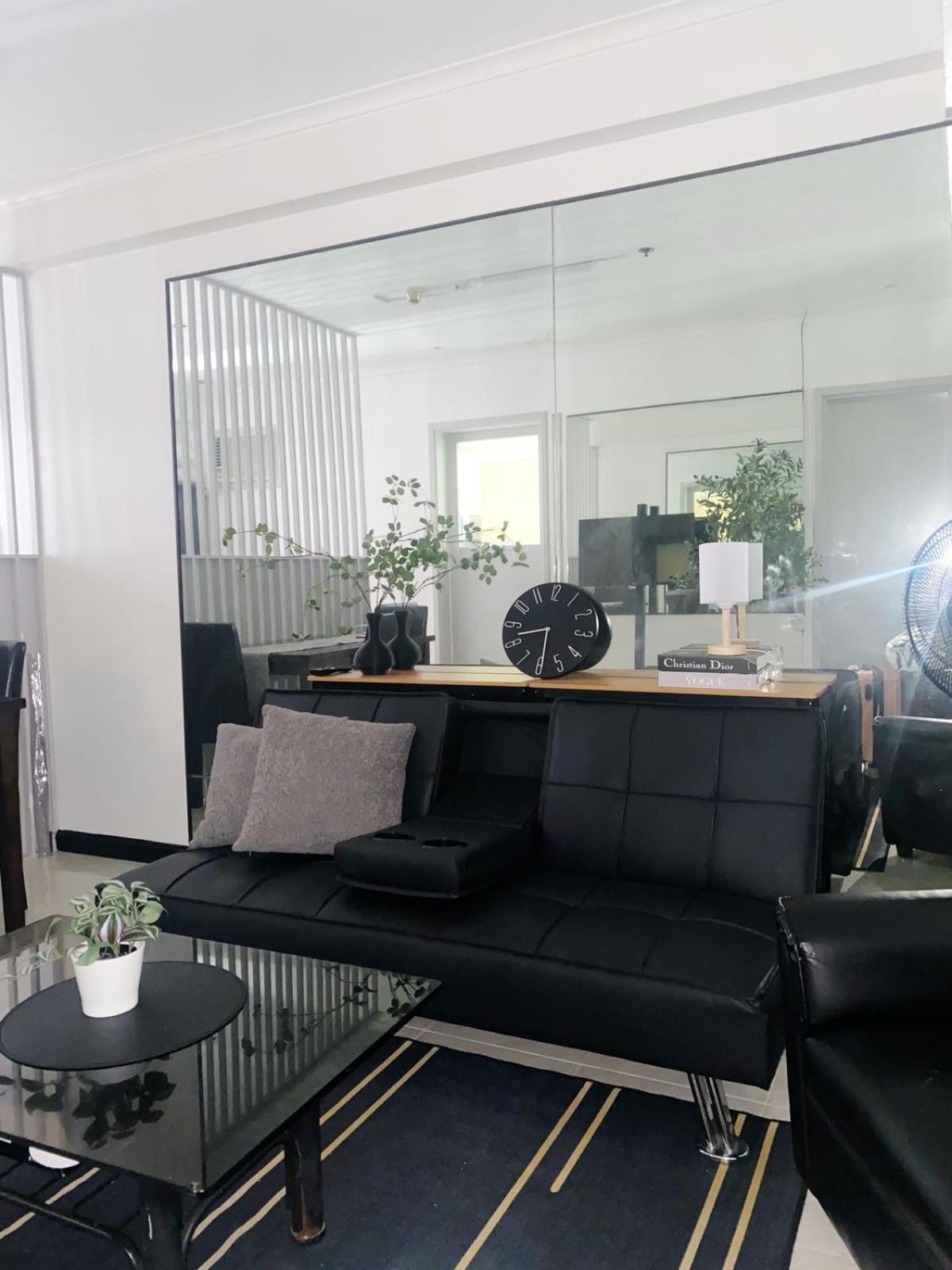 טאגיג Cozy 2-Bedroom At South Of Market Soma Bgc Near Sm Aura, Market! Market! & Bonifacio High Street מראה חיצוני תמונה