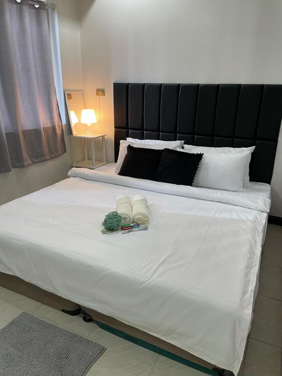 טאגיג Cozy 2-Bedroom At South Of Market Soma Bgc Near Sm Aura, Market! Market! & Bonifacio High Street מראה חיצוני תמונה
